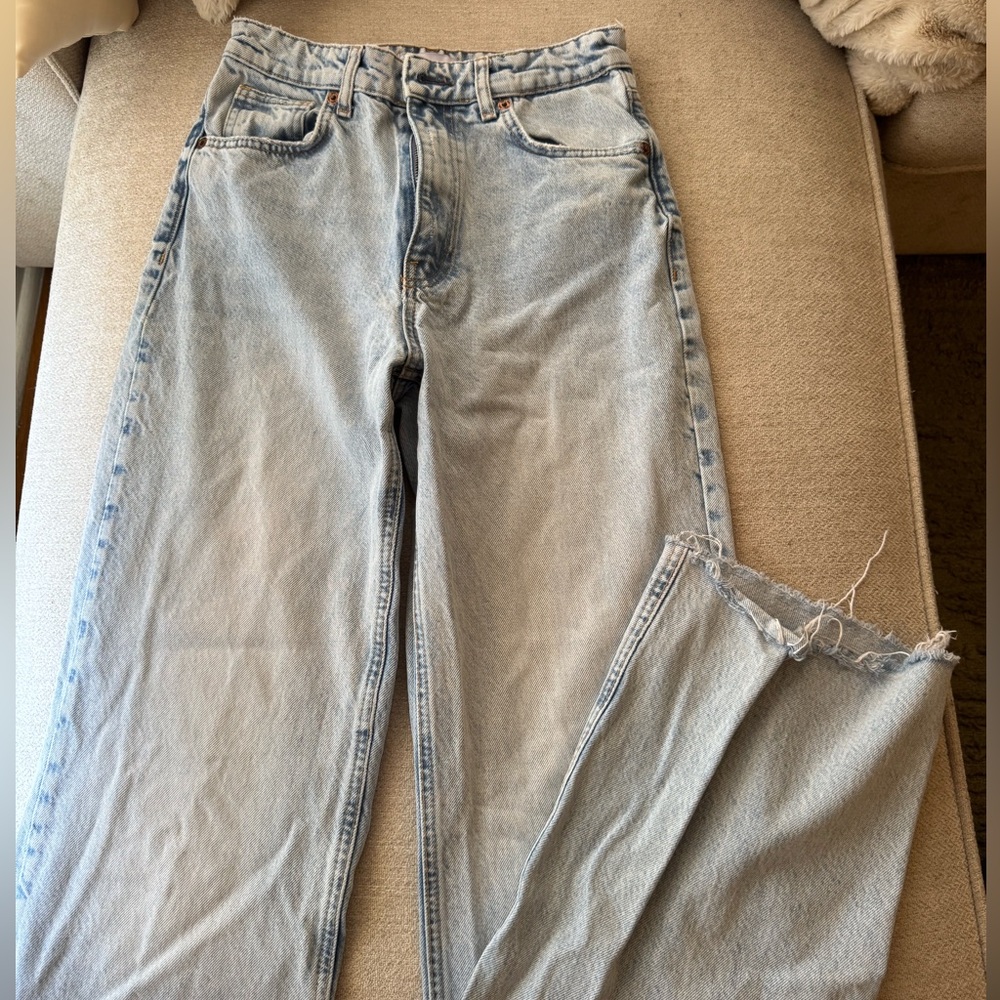 Zara Light Wash Women’s High Rise Flare Jeans